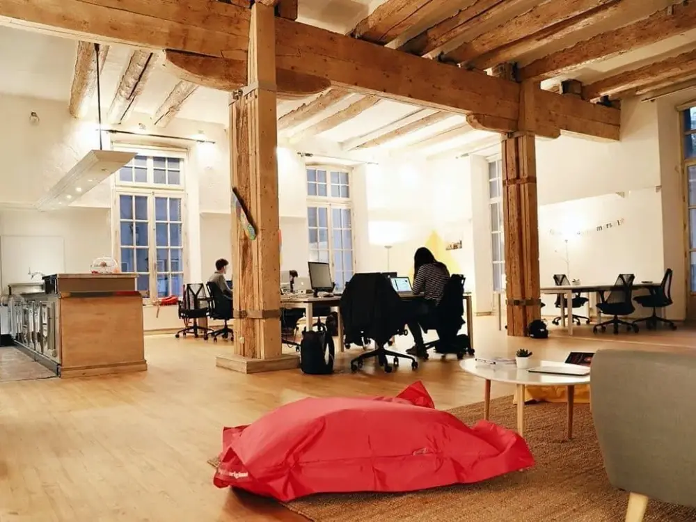Digital Village Marseille, Poste en coworking nomade, Marseille 7e