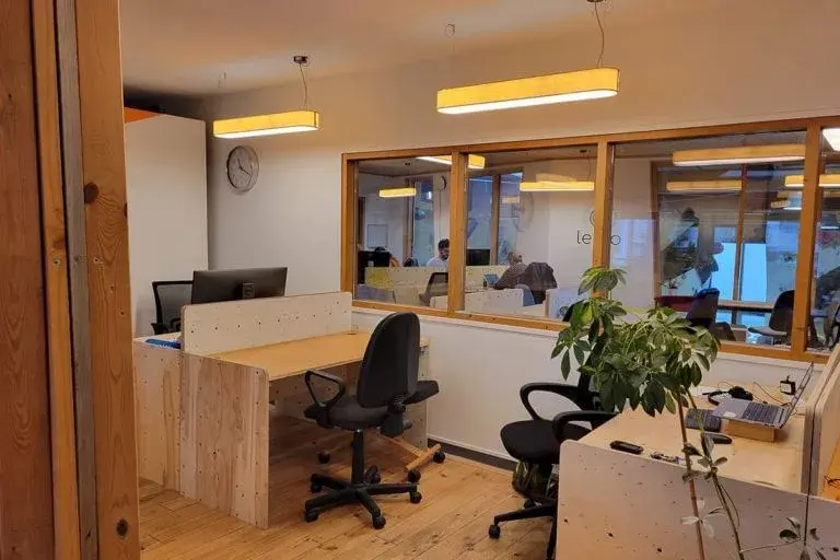 Les Cabanes Urbaines, Poste dédiée en Coworking au mois, La Rochelle