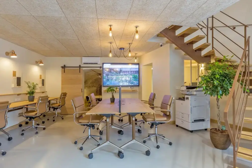 Le bureau d'à côté, Poste en Open Space, Albi