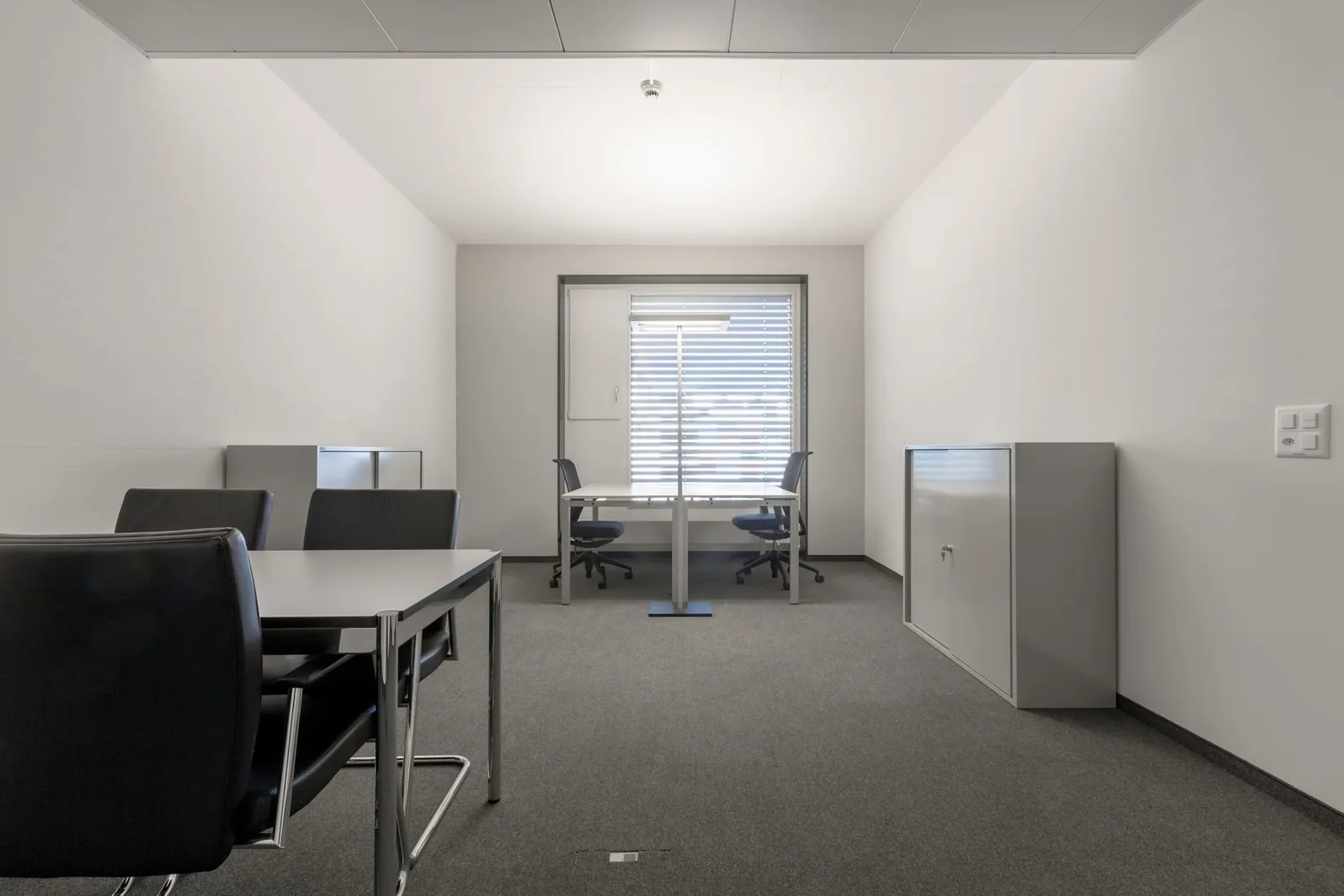 Premium Business Center Bellevue, Private office, 2 desks, Zurich