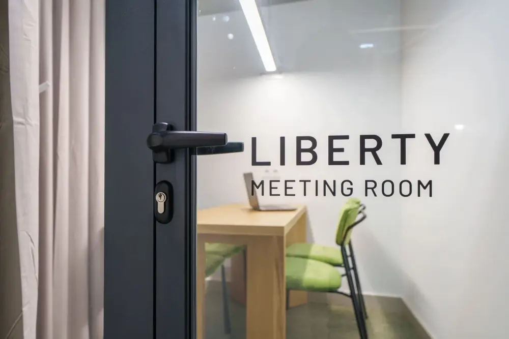 Vertical Coworking - Firmeza, Private Office 2 people, Oporto