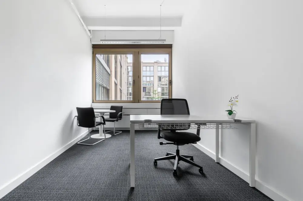 Regus Bogota, Torre Fernando Mazuera, Private office 3 people, Bogotá