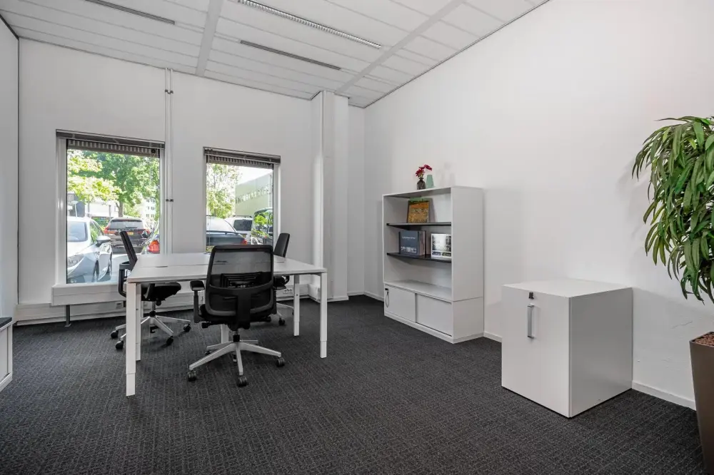 Regus CA, Oakland - 1212 Broadway, Private office 3 people, Oakland, CA