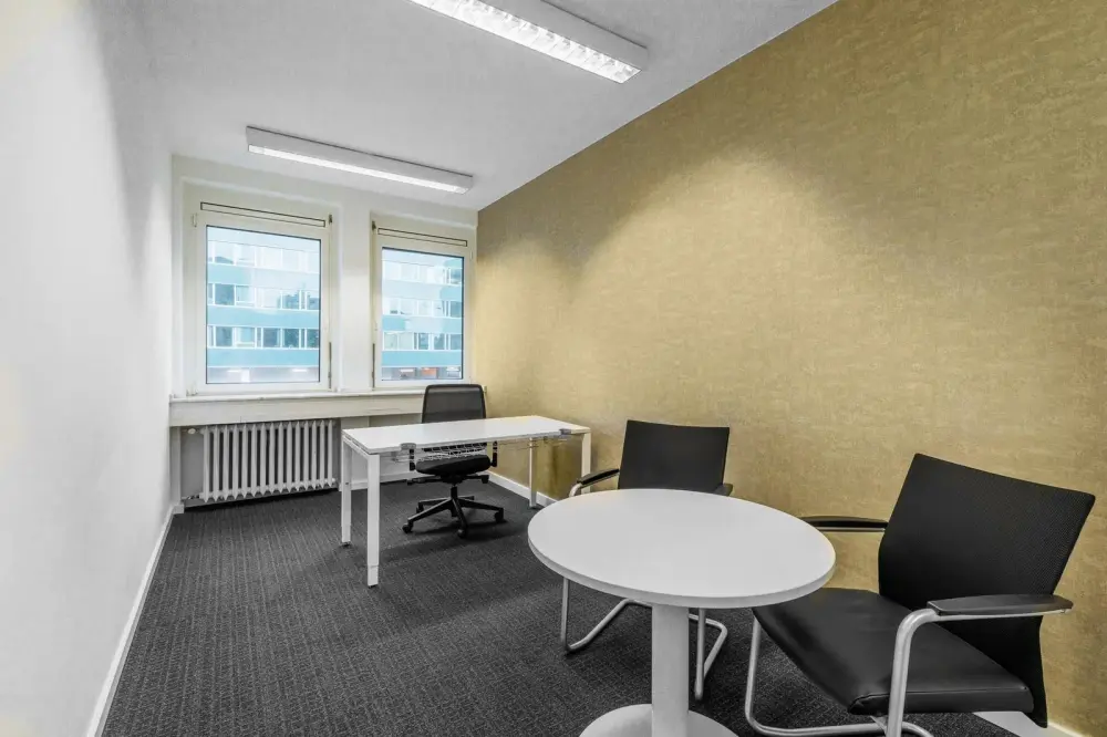 Regus UT, Farmington - N 1525 West, Private office 3 people, Farmington, UT