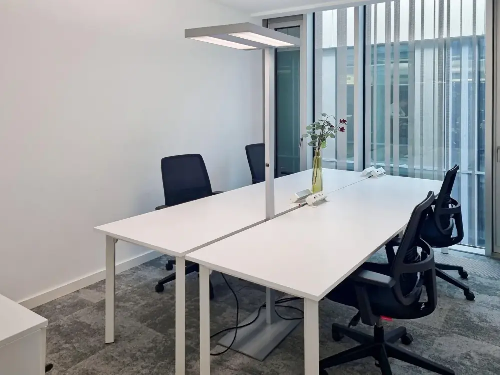 Regus AB, Calgary - Westmount, Private office 4 people, Calgary, AB