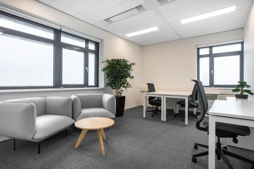 Regus CA, Sacramento - 2180 Harvard, Private office 4 people, Sacramento, CA