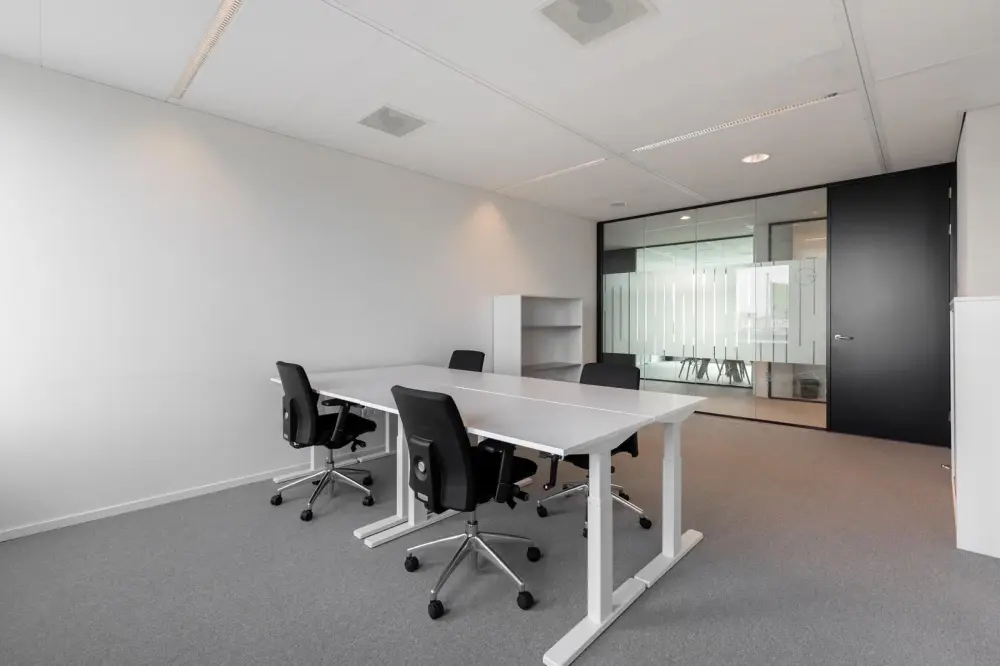 Regus LAGOS, Mulliner Towers, Private office 4 people, Lagos, Nigeria