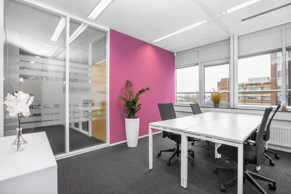 Regus LA, New Orleans - Metairie - One Lakeway, Private office 4 people, Metairie, LA