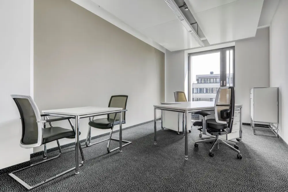 Regus Piacenza, Piazzale G. Marconi, Private office 4 people, Piacenza