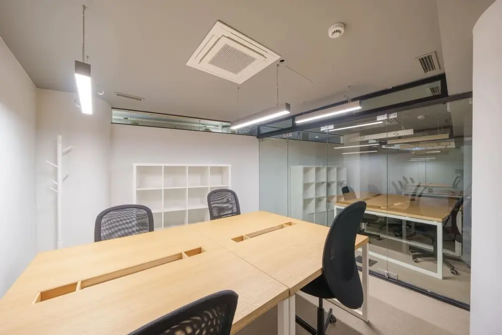 Vertical Coworking - Firmeza, Private Office 4 people, Oporto
