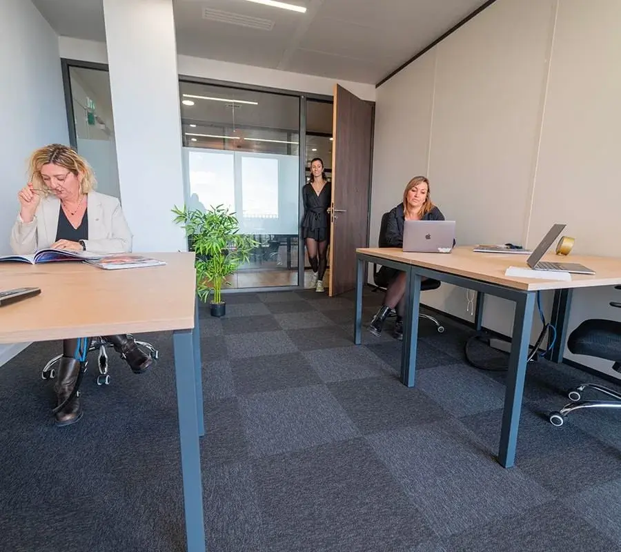 Sundesk Grand Arenas, Private Office - 4 postes de travail, Nice