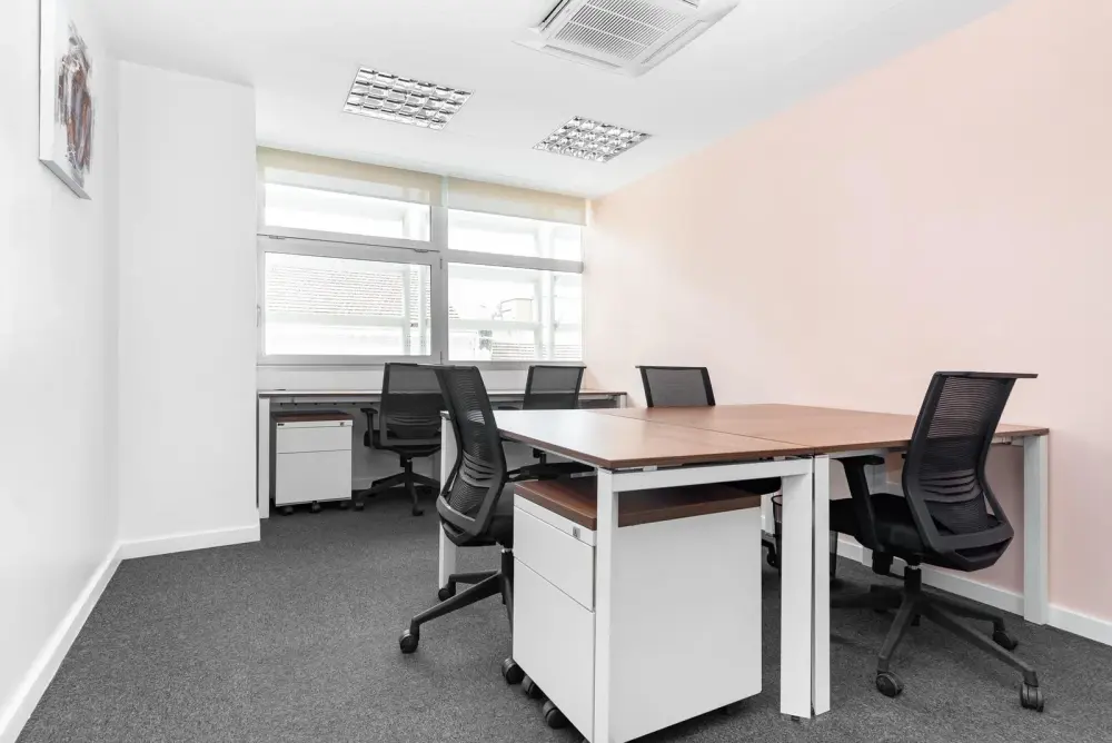 Regus WI, Eau Claire - Oakwood Mall Dr, Private office 5 people, Eau Claire, WI