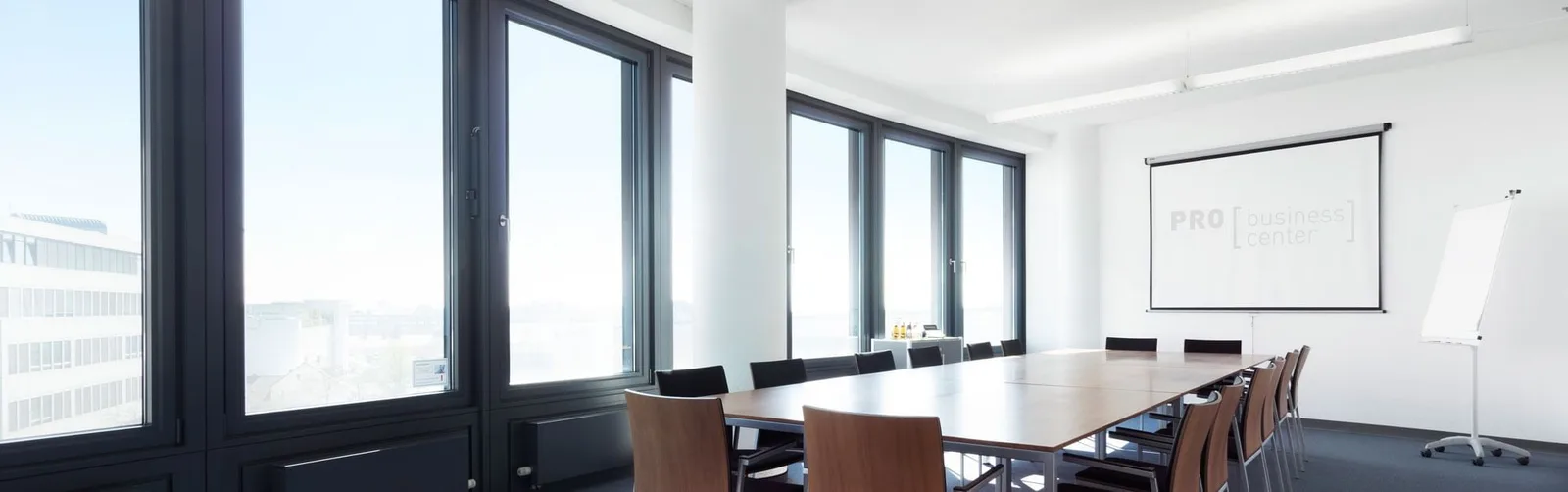 PRO Business Center, Besprechungsraum für 16 Personen, Stuttgart
