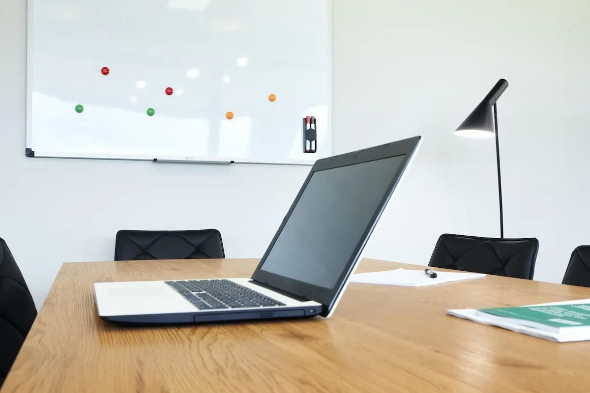 Punto Y Seguido, Sala de reuniones para 4 personas, Vigo