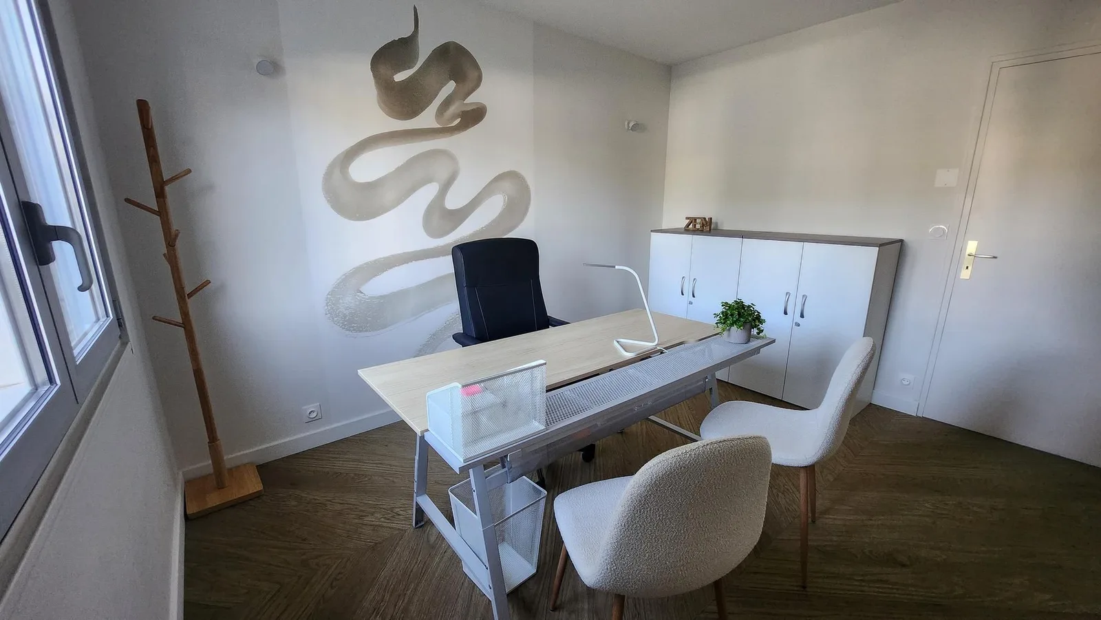 Quintessence, Privatbüro mit 1 Arbeitsplatz, Tours