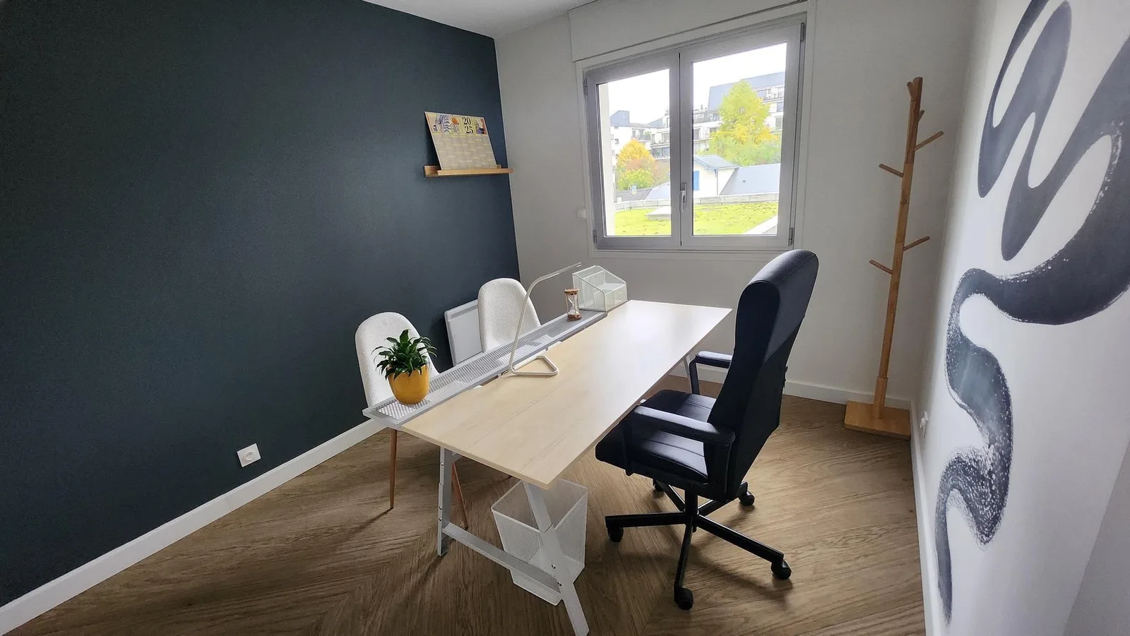 Quintessence, Privatbüro mit 1 Arbeitsplatz, Tours