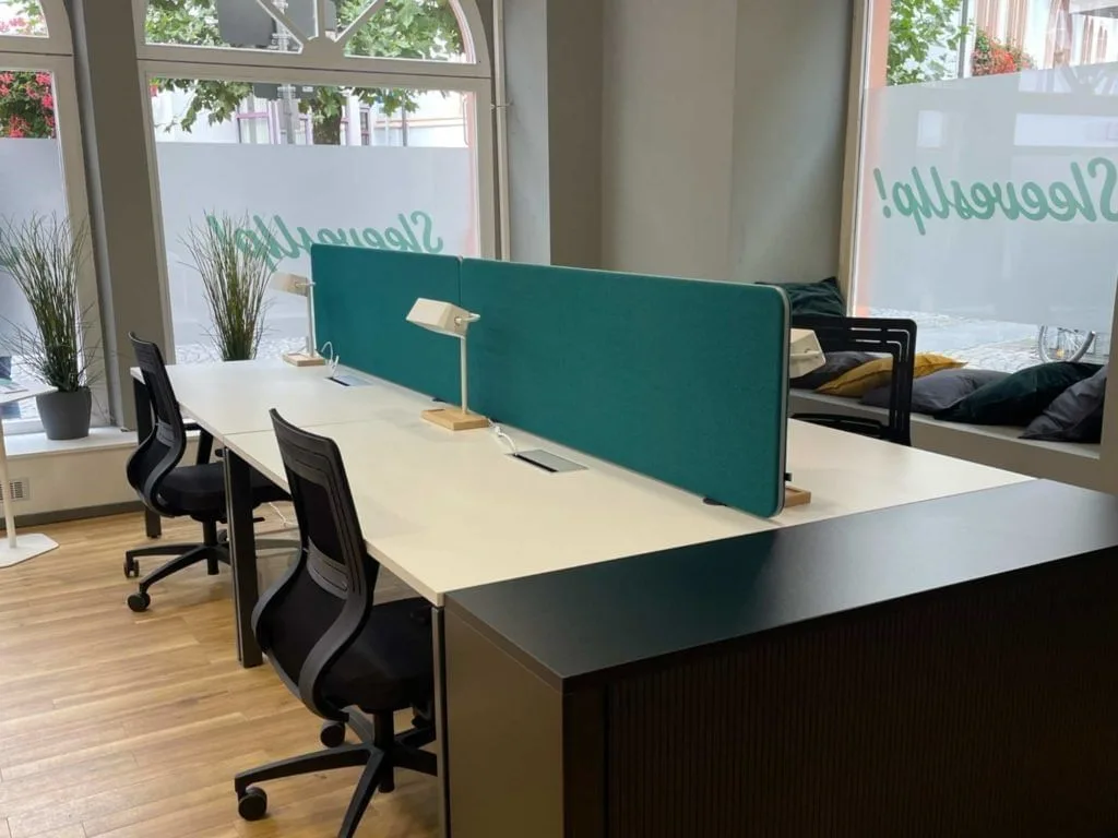 Rivvers Lich, Open-plan office, Lich