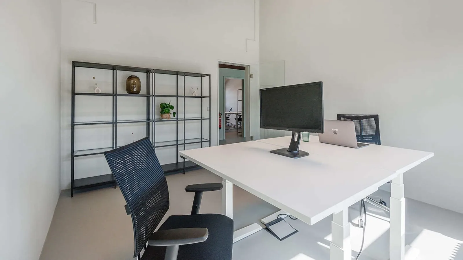 Rooftop Office, Private office, 2 desks, Berlin