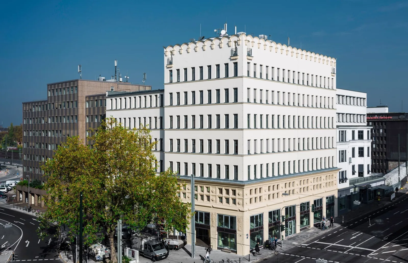Rooftop7, Building facade, Düsseldorf