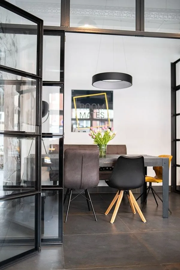 Roommates Duisburg, Besprechungsraum für 6 Personen, Duisburg
