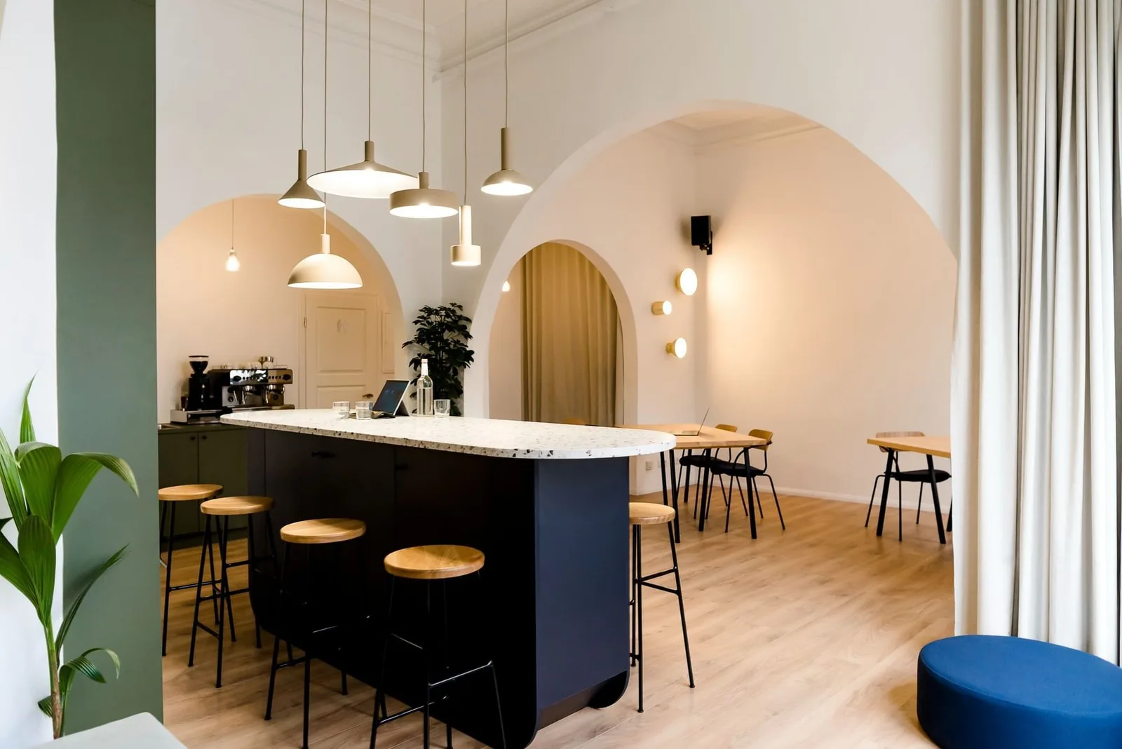 Rosi - ein MUCBOOK CLUBHAUS, Kantine, München