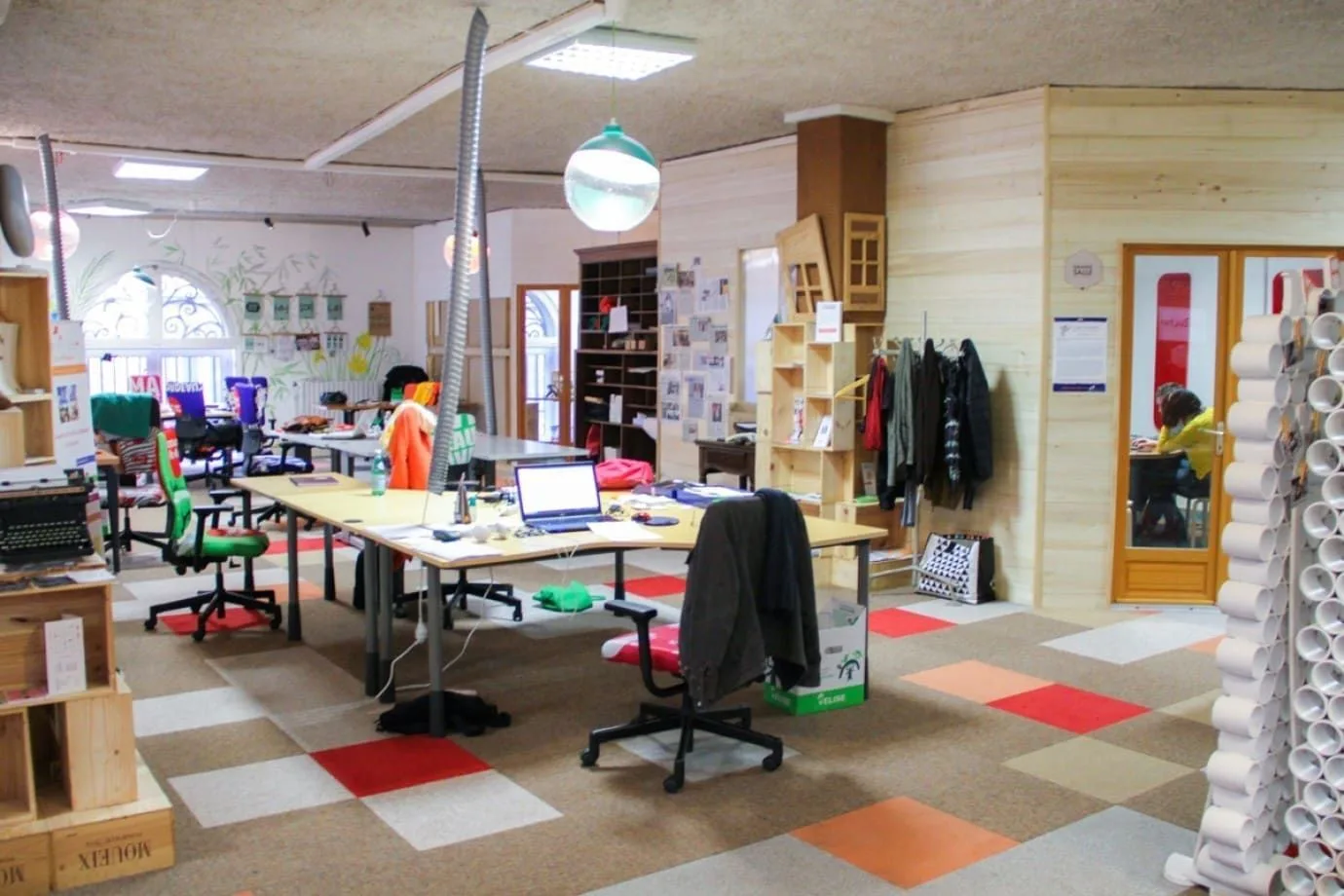La Ruche Marseille, Open-plan office, Marseille 1er
