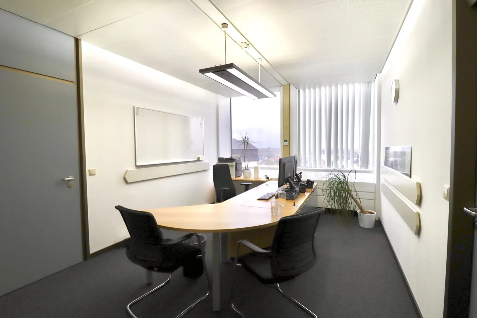 Ruhrturm Business, Private office, 1 desk, Essen