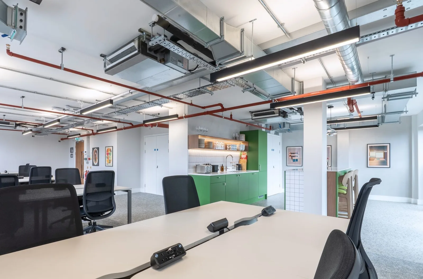 Runway East Borough High Street, Open-plan office, London