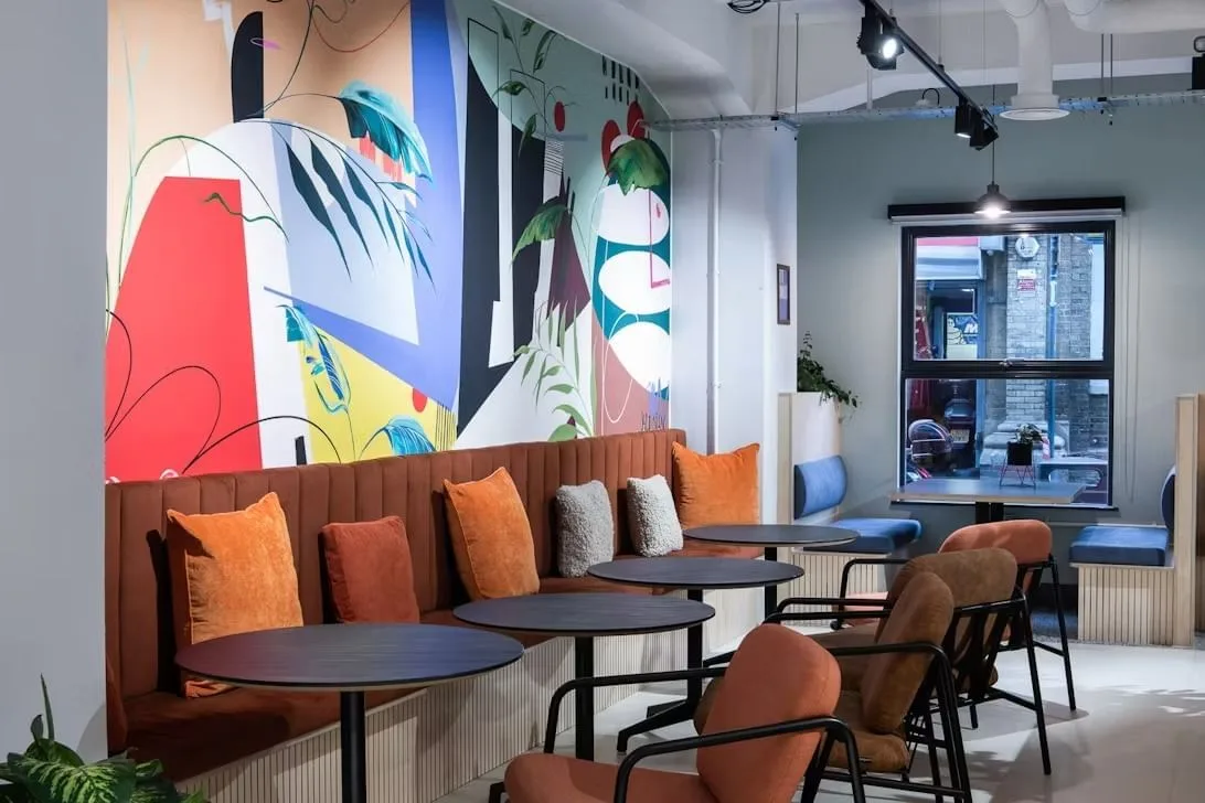 Runway East London Bridge, Lounge, London