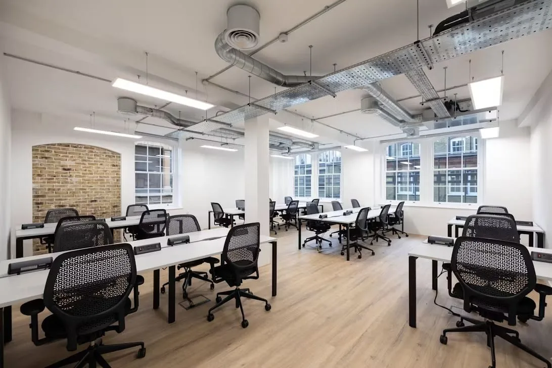 Runway East Shoreditch, Open-plan office, London