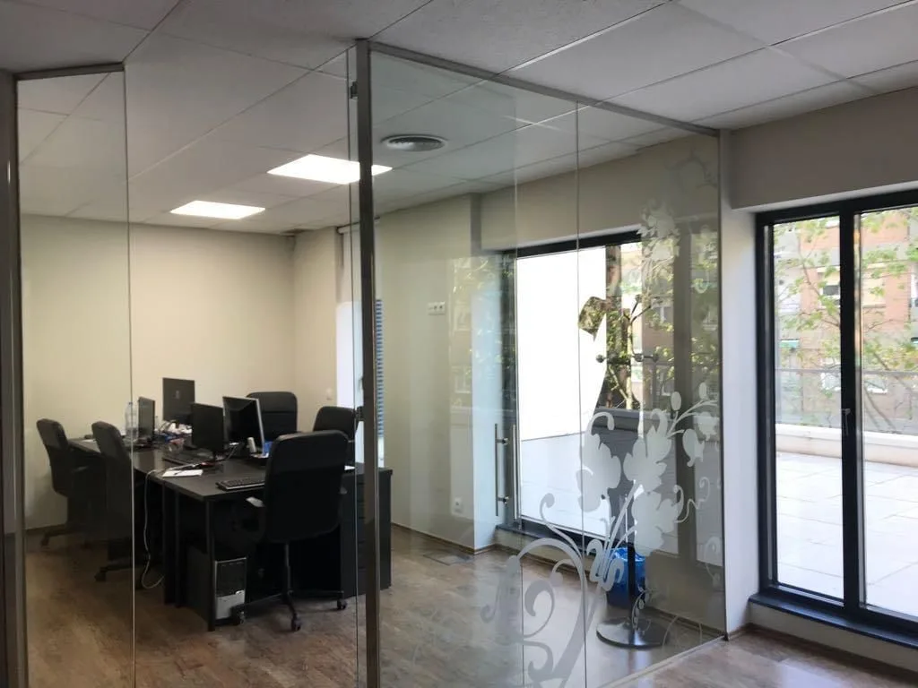 Sabadell Cowork, Despacho privado con 4 puestos, Sabadell