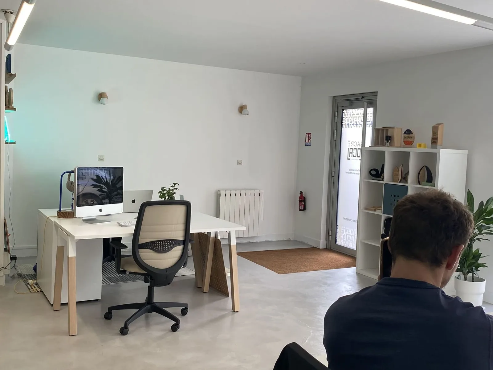 Sacré Local, Private office, 3 desks, Orléans