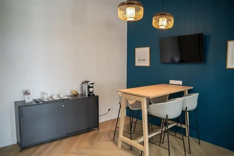 Flex-O Montpellier Cambacérès Gare TGV, Salle 4 Personnes, Montpellier