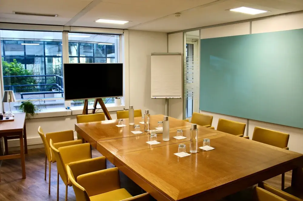 Emergence Issy-les-Moulineaux, Salle de réunion 19m2, Issy-les-Moulineaux
