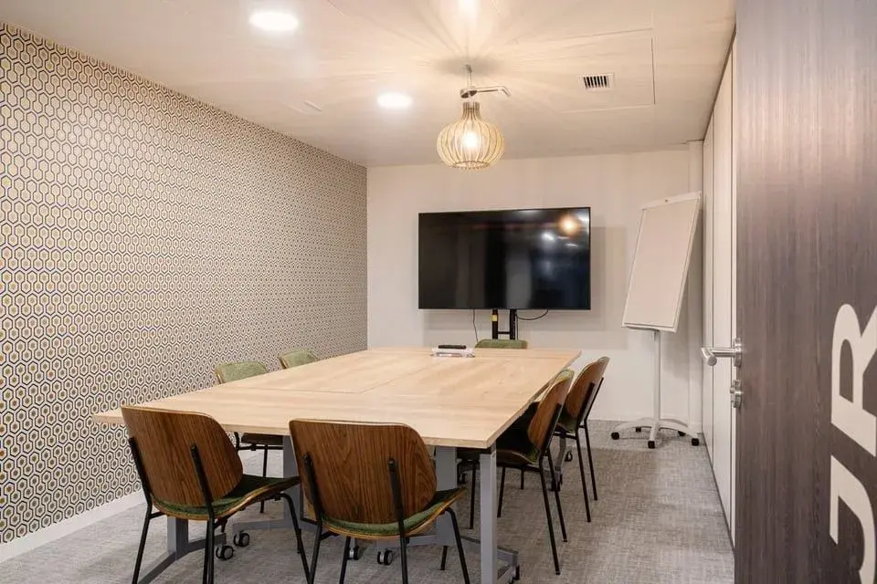 Mitwit Paris 14 Porte d'Orléans, Salle de réunion JR, Montrouge