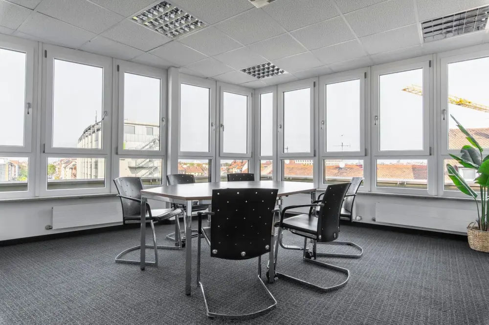 Regus BC, Surrey - Benchmark Business Centre, Salle de réunion MR-201, Surrey, BC
