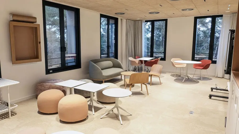 Newton Offices Sophia Antipolis, Salle de réunion Or, Valbonne