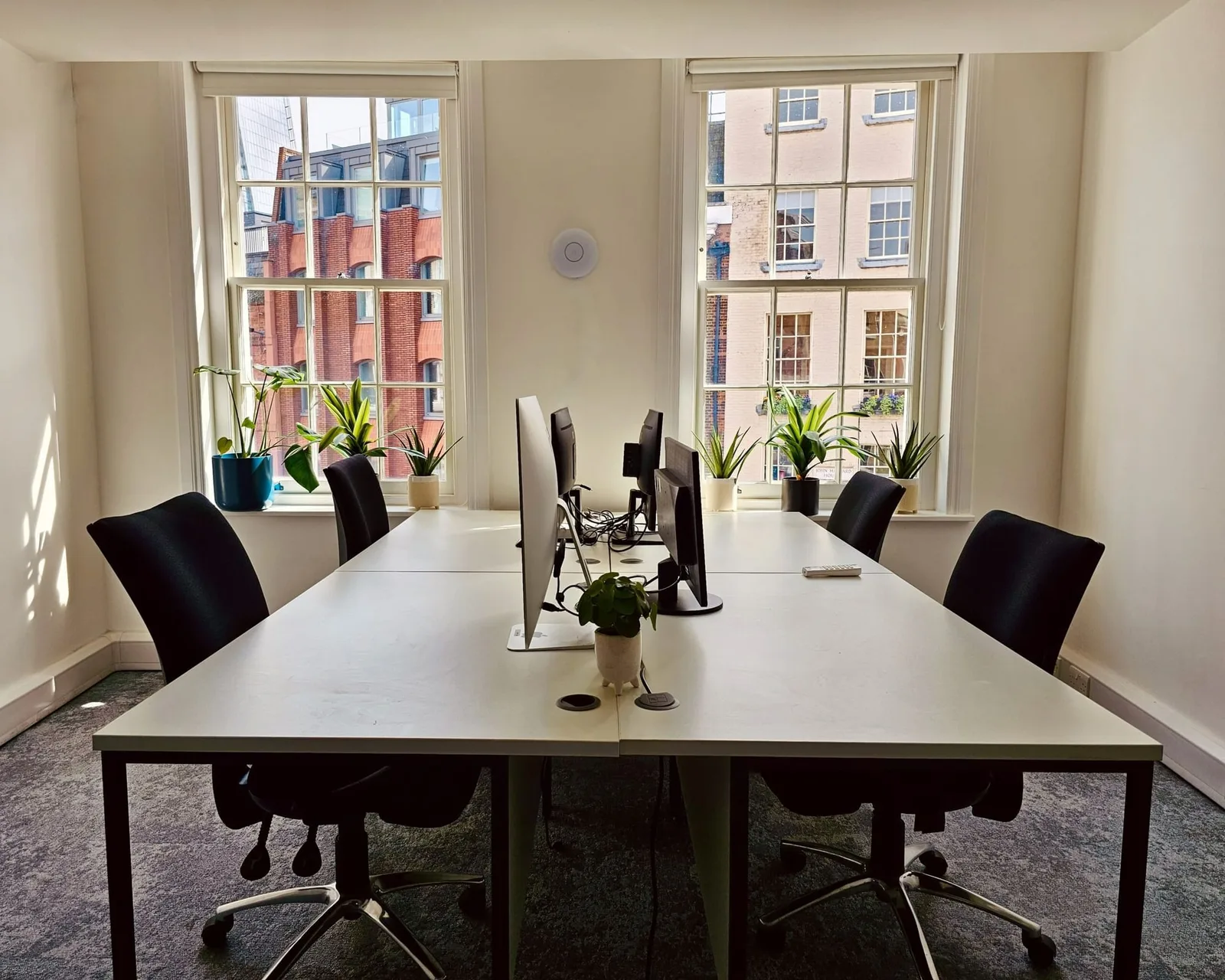 Sandbox Workspace London Bridge, Private office, 4 desks, London