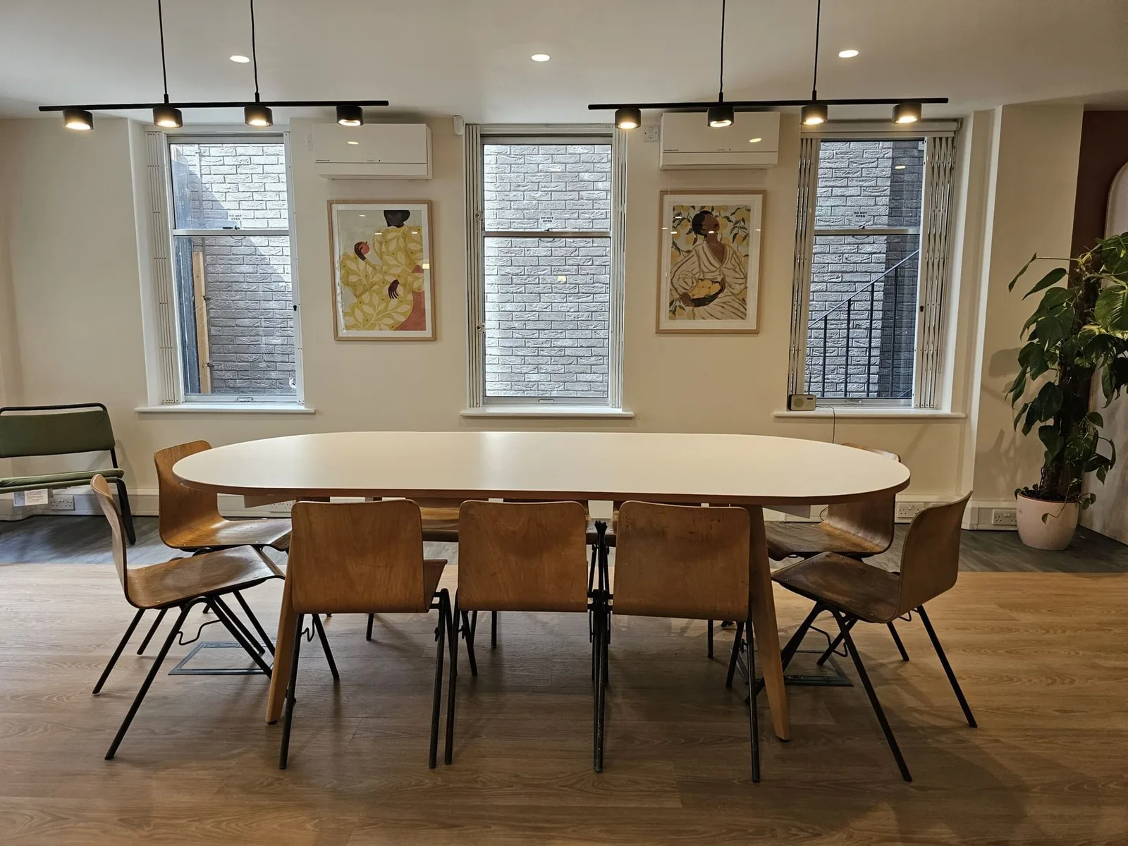 Sandbox Workspace London Bridge, Meeting room for 8 people, London