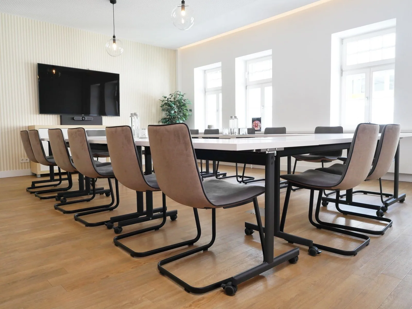 Satellite Office Berlin - Kaiserliche Postdirektion, Besprechungsraum für 14 Personen, Berlin