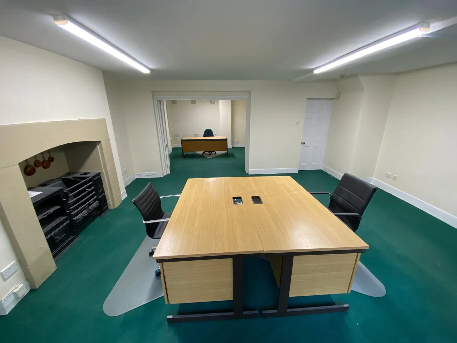 Saville Court Business Centre, Private office, 3 desks, Bristol