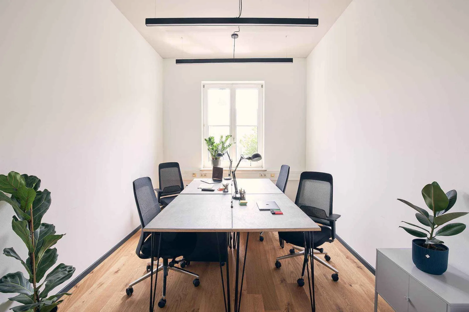 Scaling Spaces - Altstadt Kaufingerstrasse, Private office, 4 desks, Munich