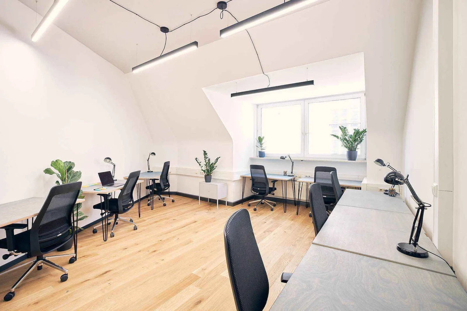 Scaling Spaces - Altstadt Kaufingerstrasse, Private office, 7 desks, Munich
