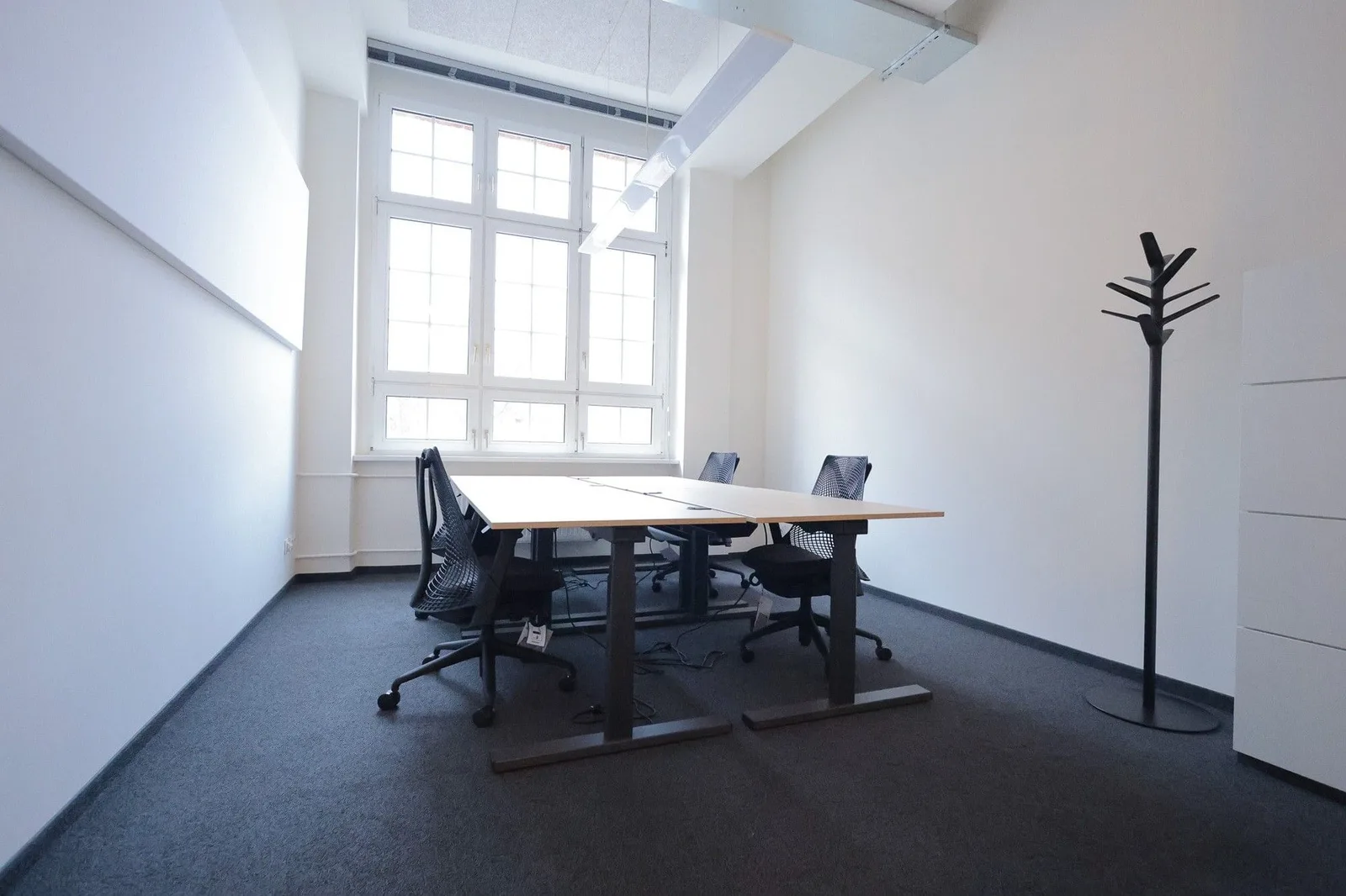 Scaling Spaces - Bouché Höfe, Privatbüro mit 4 Arbeitsplätzen, Berlin