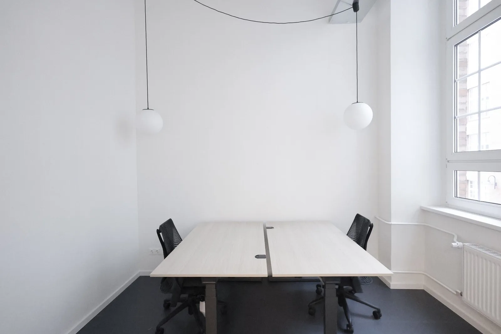 Scaling Spaces - Bouché Höfe, Privatbüro mit 2 Arbeitsplätzen, Berlin
