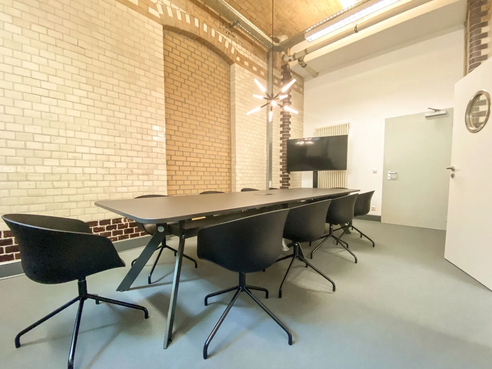 Scaling Spaces - Comeniushof, Meeting room for 10 people, Berlin