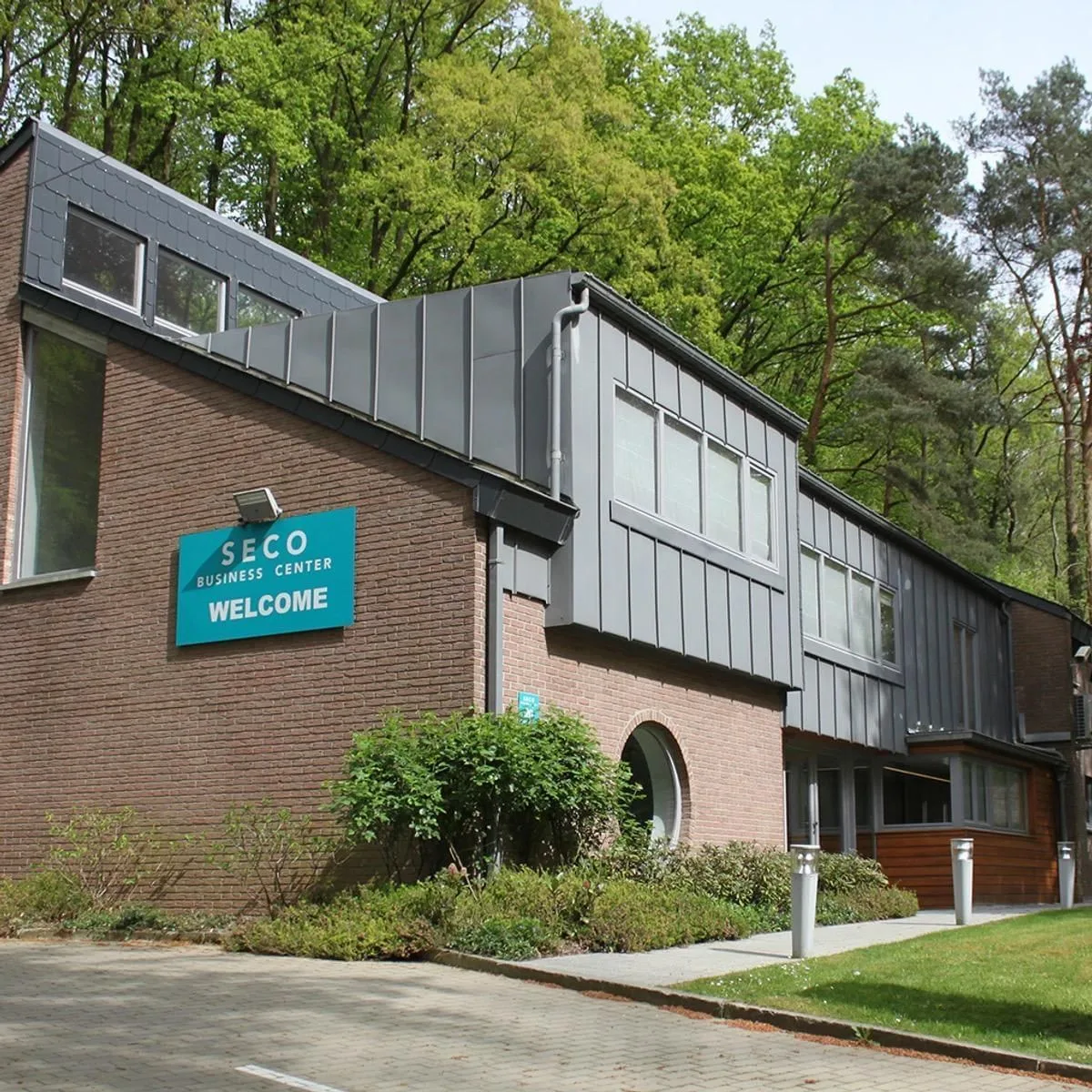 Seco Business Center, Gevel van het gebouw, Wavre