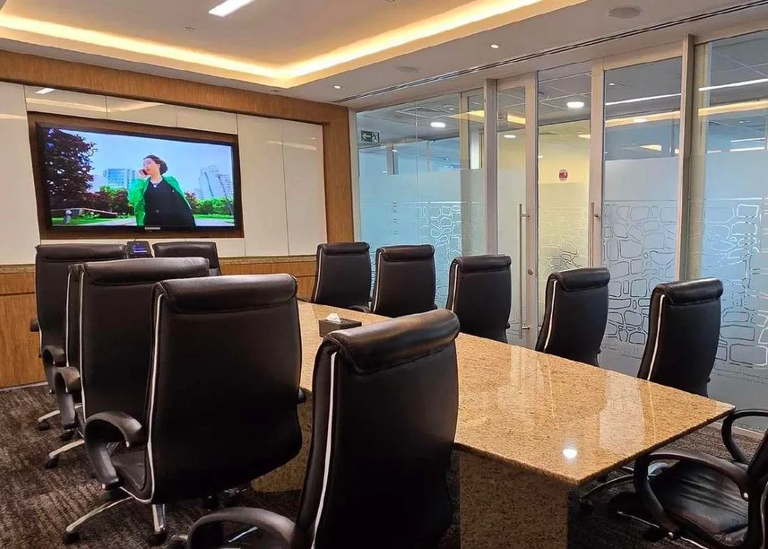 Servcorp Almas Tower, Meeting room for 12 people, Media City, Dubai,