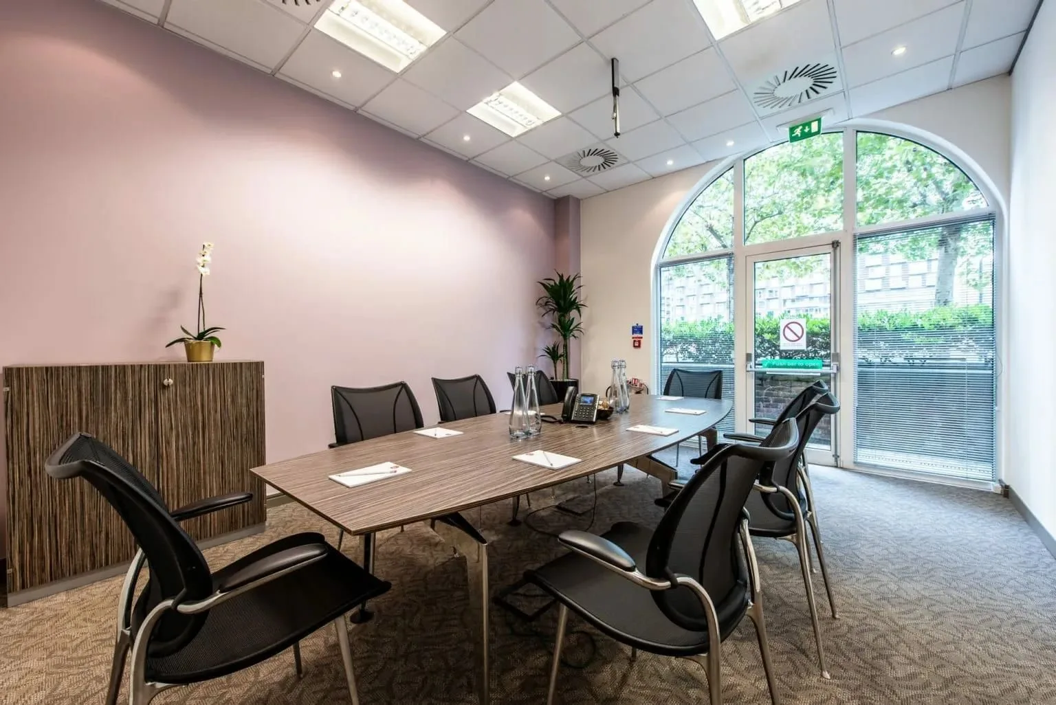 Serviced Office Company - Pepper Street, Salle de réunion 8 personnes, Londres