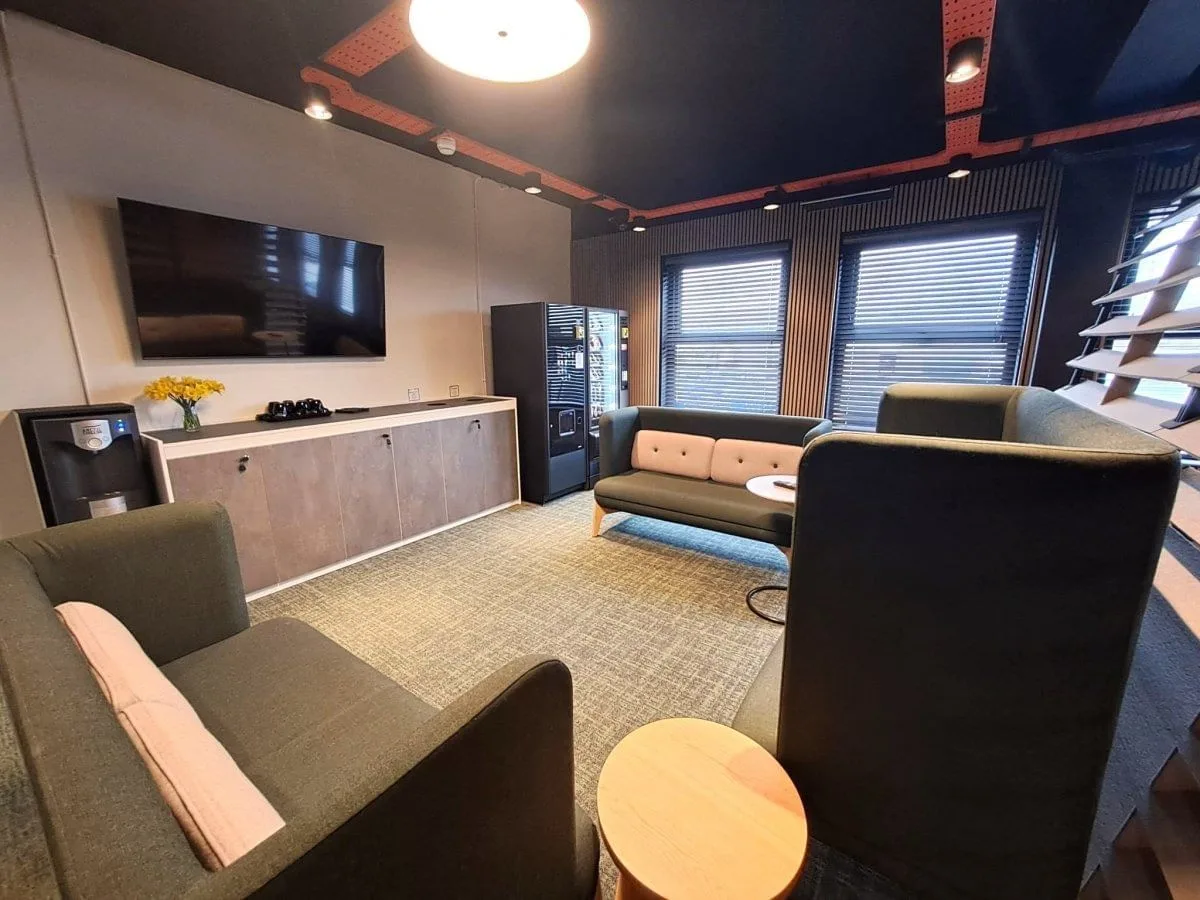 Shelley Offices, Lounge, Borehamwood